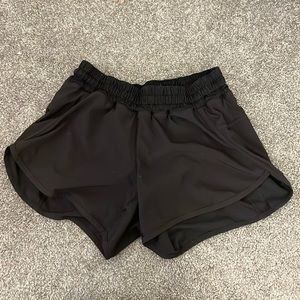 Lulu lemon track that short 4’